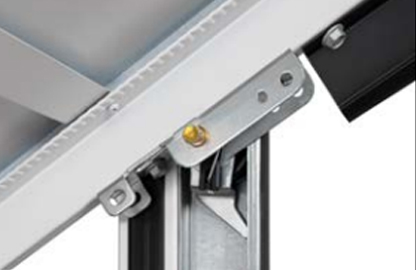 Guide rail and anti-drop safety mechanism